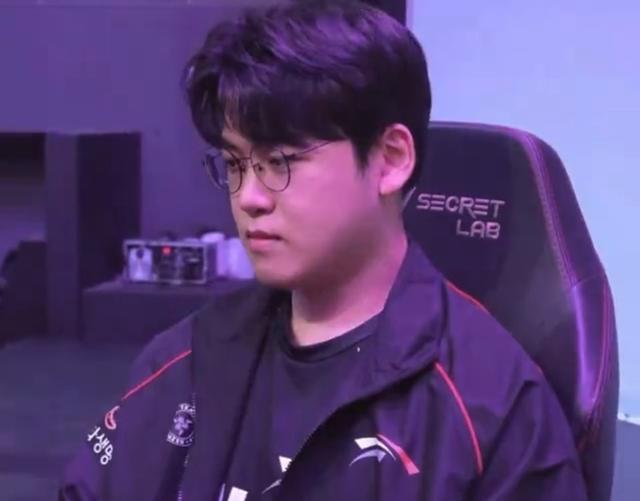 broky在 s1mple 的比赛中说道：“这些家伙真糟糕”