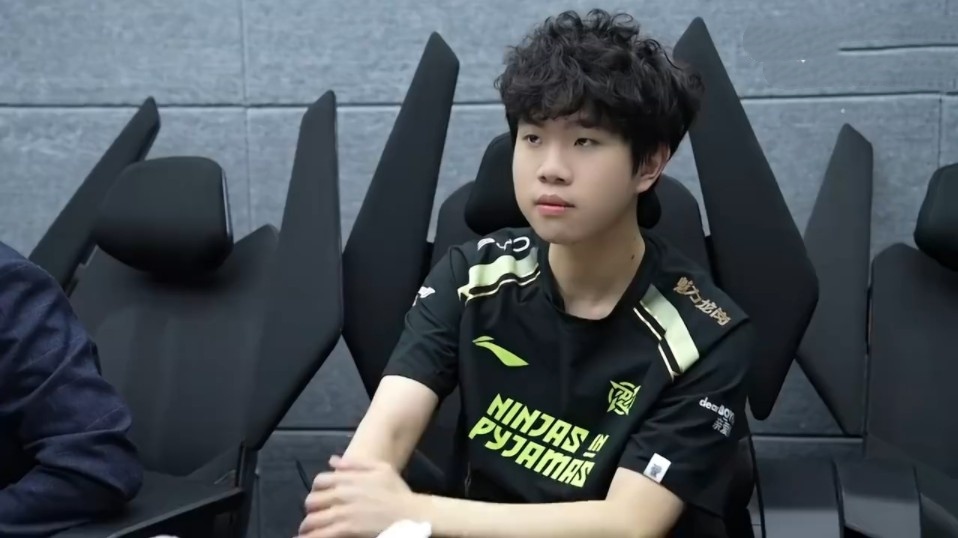 【前瞻】2025LPL春季赛 RNG vs LNG，Tarzan能帮LNG创造奇迹吗？