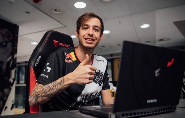 【赛后战报】涉险过关！ Weibo Gaming 2：0轻松战胜IG晋级登峰组