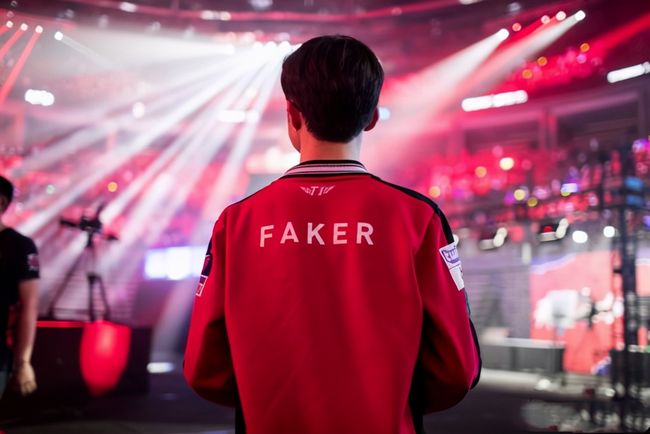 RNG赛后群访 下路选手LP：我想要和队友们一起打造一支全新的RNG