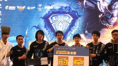 置某队员深